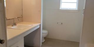 Huge 3 bedroom/1 bath upstairs apartment with Water, Gas Range and Refrigerator! Gallery 10