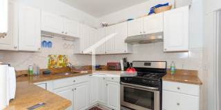 BEST Student Friendly Big Bed Near BU Campus ! Desirable Saint Paul Street!  Heat & HW Inc and Cat Friendly Gallery 4