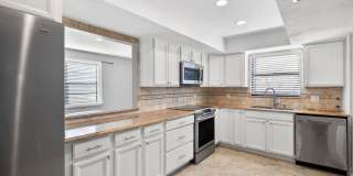 Beautifully Updated Condo with Community pool Gallery 7