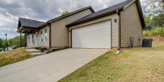 Lovely 3 BR, 2 BA Home. Conveniently Located  Between Spartanburg & Greenville, Near The Inland Port Gallery 1