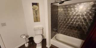 Large Studio 1 bathroom Gallery 24