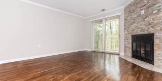 Huntington Square Gallery 16