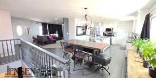 7 Bedroom Home in Bloomington Gallery 7