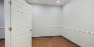 551 Westport Road Gallery 29