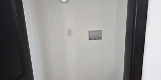 Fully Remodeled 3 bedroom 1 bathroom House for Rent in the South Side ! Gallery 26