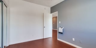 537 W. Hyde Park Blvd Gallery 31