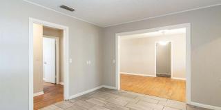 4212 42nd Street Gallery 9