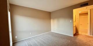1701 W Tuckey Lane Gallery 7