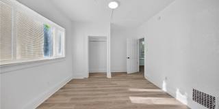 511 Brown Street Gallery 24