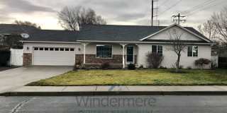 739 SE Landen Drive *Two car garage  Fenced backyard* Gallery 1