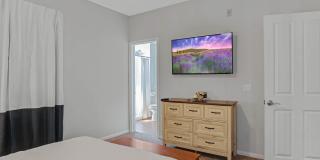 7635 Family Circle Gallery 21