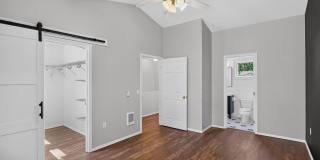 Charming 3 BD 2 BA Townhome Located in Hillsboro's Briarcreek Community | Recently Updated! | Main-Level Bedroom & Full Bath | Great Private Patio!* Gallery 17