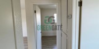 325 W H St Gallery 22