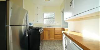 1 bed/1 bath unit with off street parking! 1 bed/1 bath unit with off street parking! Gallery 1
