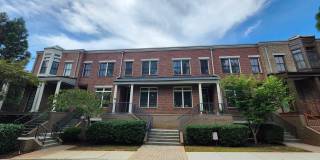 Elegant 2BR Townhome in Gramercy | Pool, Clubhouse & Gated Access Gallery 1