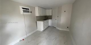 27 NE 5th Ave Gallery 2