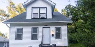 A Spacious and Inviting 3BD/1.5BA Single Family Home A Spacious and Inviting 3BD/1.5BA Single Family Home Gallery 1