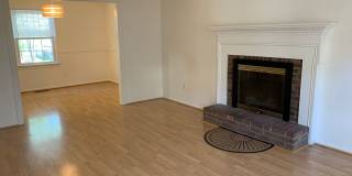 End Townhome In Oak Manor Community Gallery 18