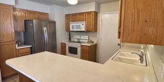 Charming 3-Bedroom Home with Wood Flooring and Large Yard in Yuma Gallery 10