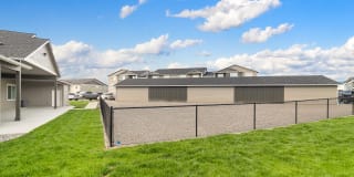 Crown Pointe Apartments Gallery 20