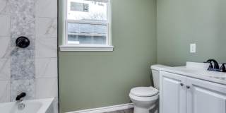 Beautifully Remodeled 3-1 in Sherman! Fridge, Washer and Dryer Included! Gallery 10