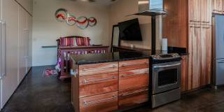 Fully Furnished Mid-Term 2-Level Condo | 1,549 Sq Ft | Private Parking | Shared Living Fully Furnished Mid-Term 2-Level Condo | 1,549 Sq Ft | Private Parking | Shared Living Gallery 16