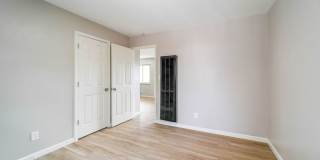 1075 Oak Street Gallery 12