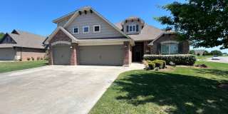 4 Bedroom Home with Upstairs Bonus room in Edmond Gallery 1