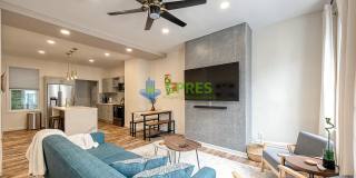 Furnished Elegant 3-Bedroom, 2.5 Bath Home with Hardwood Floors & Central A/C Gallery 4