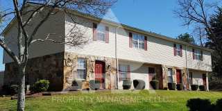 Nice 2 Bd | 1.5 Ba Townhouse in West Knox off Cedarbluff! End Unit!! Gallery 1