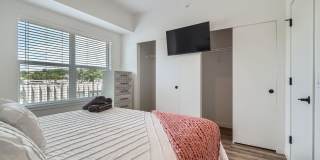 New Downtown Longmont Townhome | Office + 2BDR Gallery 22