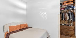5739 N Winthrop Avenue Gallery 35