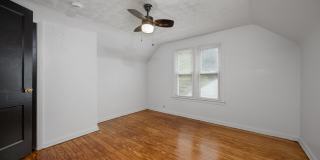 19121 Kingsville St Gallery 13
