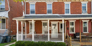 Beautiful Twin in West Chester Borough w/Off Street Parking Gallery 1