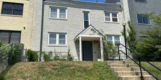 Great 3 Bedroom 2.5 Bath in Eckington Gallery 1