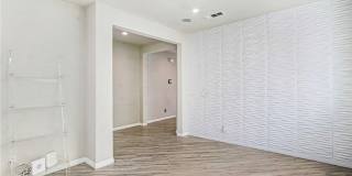 7719 Poppy Gallery 3