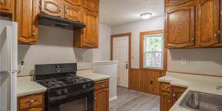 3555 Queen Ave N Gallery 3