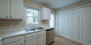 Charming 2-Bedroom Townhome in College Hill – Available Now! Gallery 6