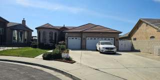 Luxurious Home in North Bakersfield 3 BD 3 BA Gallery 1