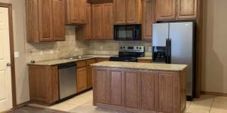 3 bedroom, 2 bathroom, 2 car garage Gallery 1