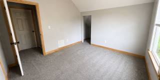 Updated 3 Bedroom Home Near Westgate Park with Modern Finishes Gallery 7