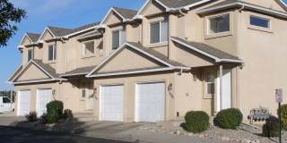 3 Bedroom Townhome in a Convenient Location Gallery 1