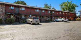 Colonial Villa Apartments Gallery 16
