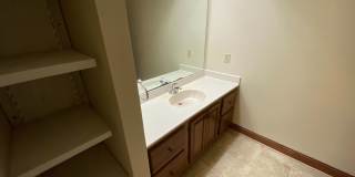 Room in 3 Bedroom Home at Grove Ave Gallery 30