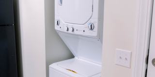 4426 Gold Flower Loop - 3D2 Gallery 3