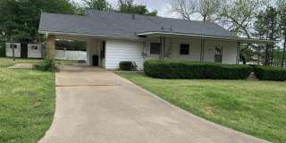 Updated 2-bed/2-bath Available Now! Gallery 1
