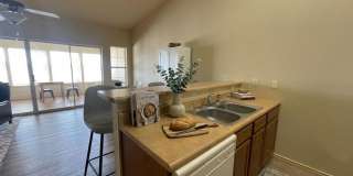 Beautifully Furnished One bedroom, One bath in Branson, Mo. with a View from the Sunroom Gallery 1