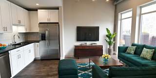 3833 N Broadway Gallery 26