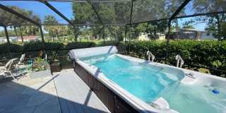 Spectacular Fully Furnished SEASONAL Home with Golf Course views and pool* Gallery 20