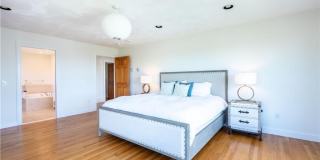 573 Wolcott Avenue Gallery 25